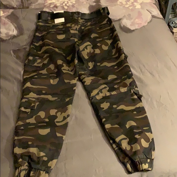 Stretchy jogger type pants - Picture 2 of 3